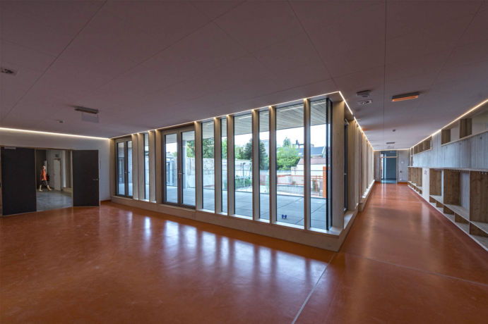 Terrasse salle de jeux et couloir