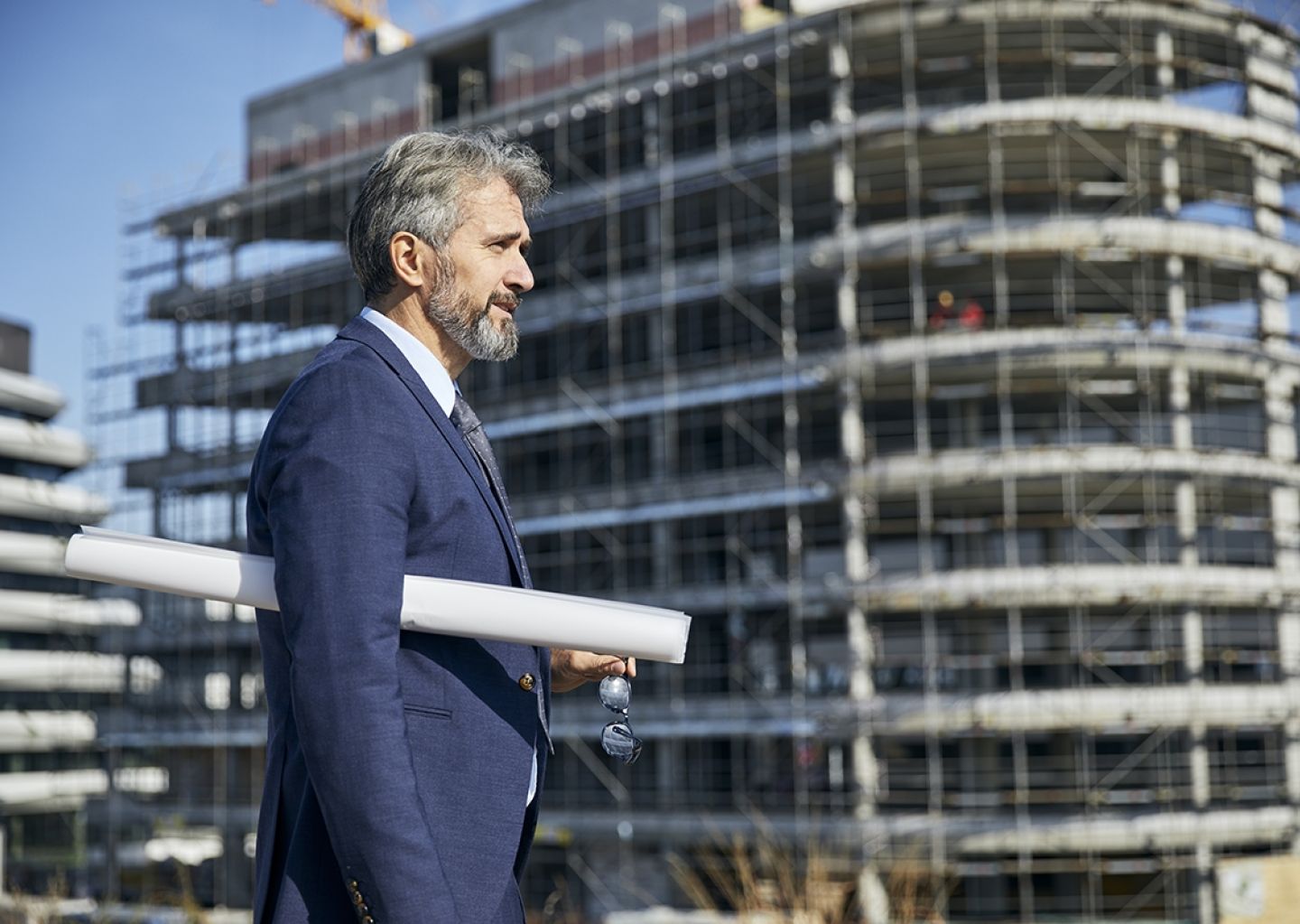 senior-businessman-architect-helmet-construction-s-2026-01-07-07-03-36-utc_small.jpg