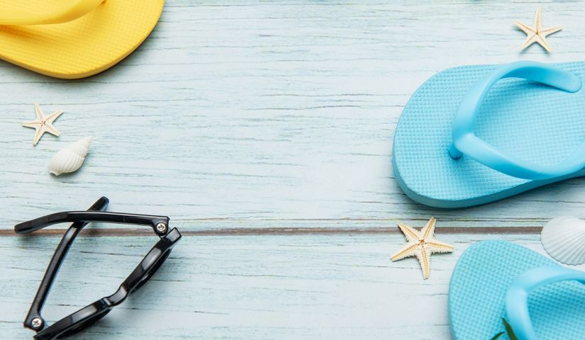 summer-vacation-flat-lay-with-beach-accessories-2026-01-09-11-02-06-utc.jpg