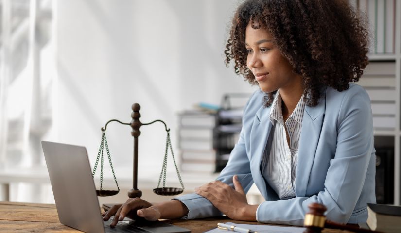 american-woman-is-legal-litigation-attorney-femal-2025-01-16-22-58-11-utc.jpg