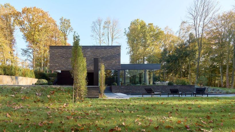 Villa minimaliste toit plat briques piscine wavre brabant wallon 04