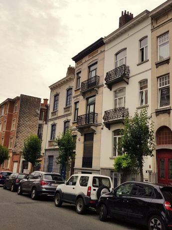 Photo front de rue jonction 32 forest