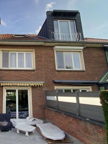 Photo facade arriere et lucarne jockeys 5 woluwe saint pierre